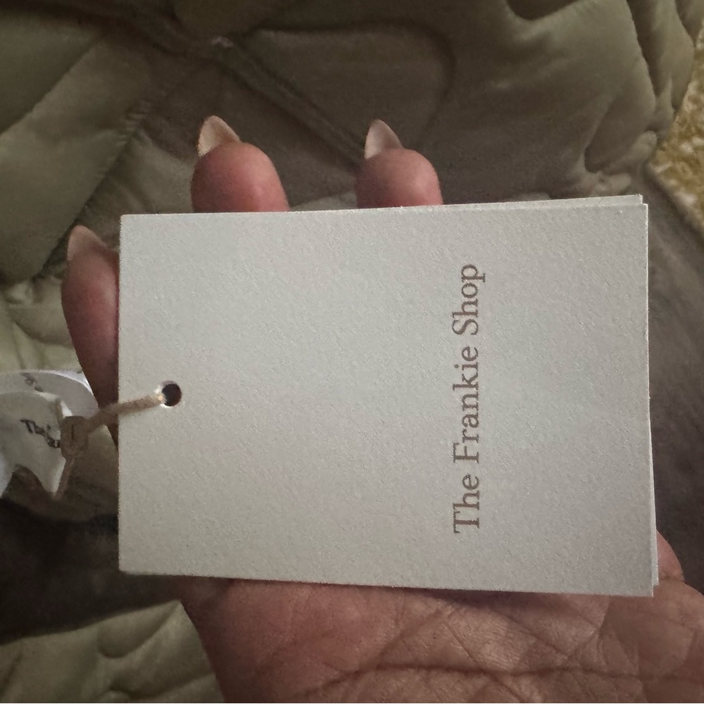 The Frankie Shop Olive Quilted Puffer Jacket - Picture 8 of 9